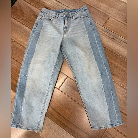 Old Navy OG Straight Leg Hi-Rise Barrel Leg Two-Toned Jeans - Picture 2 of 4